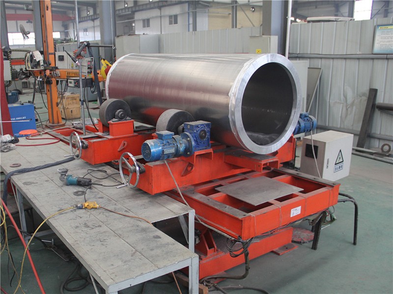 焊接滾輪架--焊接設備